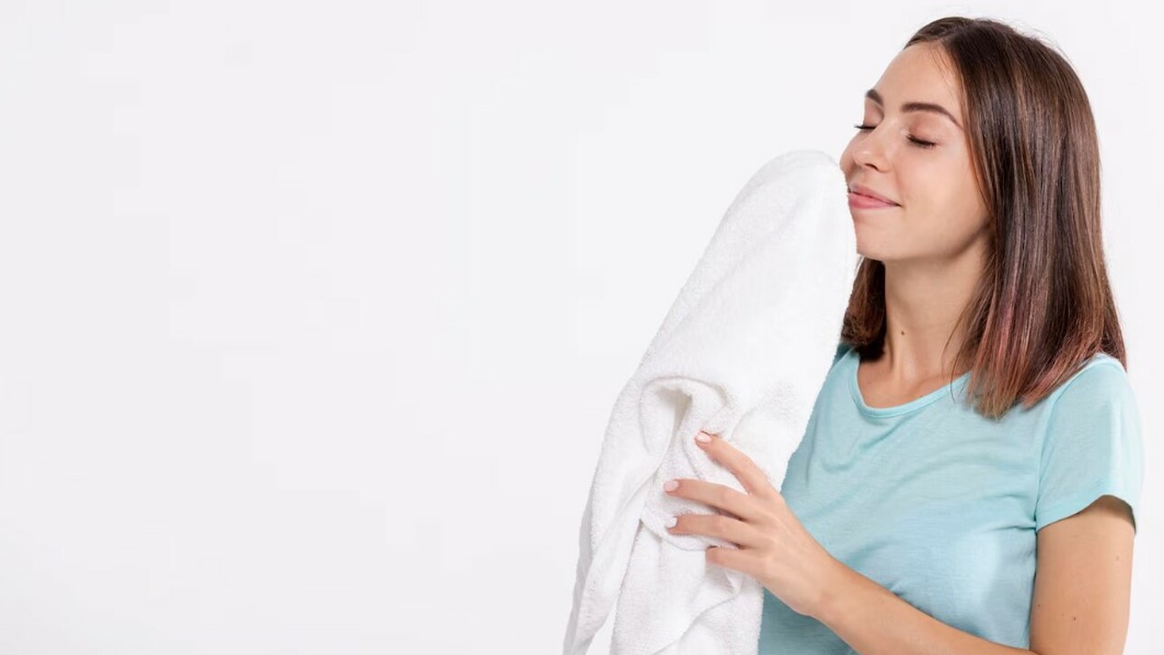 Забыла про ароматизаторы и саше: бюджетный способ, как избавиться от запаха сырости на чистой одежде Вы когда-нибудь доставали из шкафа чистую одежд...