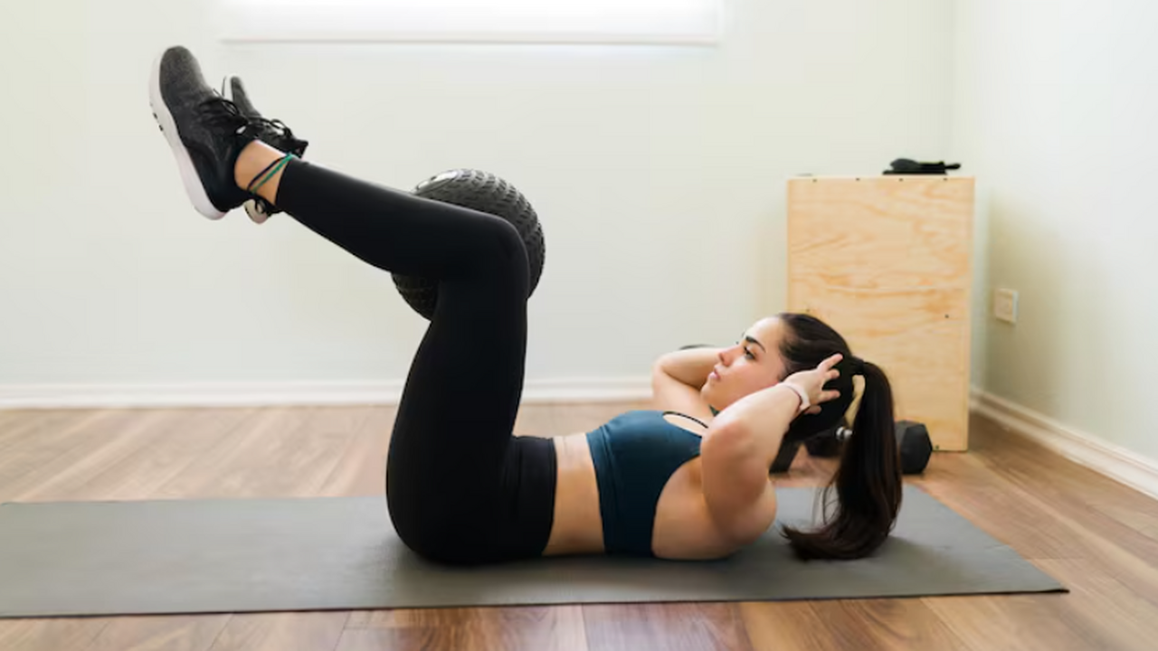 Раскрыта тайна стального пресса: 2 упражнения по утрам – выполняем дома по 10 минут Тренировка для пресса за 10 минут: планка и скр...