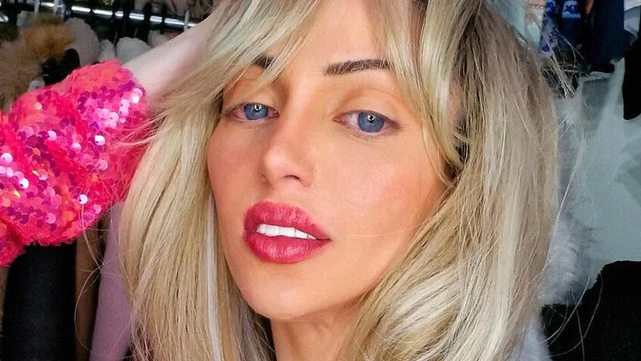 31-летняя блогерша "Барби" умерла после 27 пластических операций В Бразилии скончалась популярный блогер Барбара...