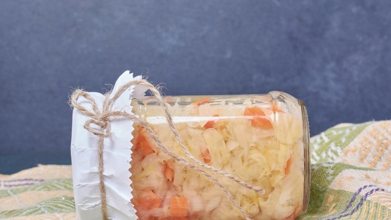 Квашу капусту в особые дни ноября: делюсь семейным рецептом — хрустеть будете от души Октябрь и ноябрь — это лучшие месяцы для квашен...