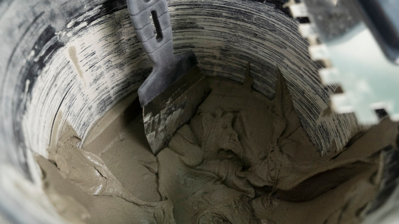 Добавил это в цемент - теперь можно навсегда забыть о трещинах: советские строители точно знали толк в бетоне Строительный лайфхак: как сделать бетон прочнее...