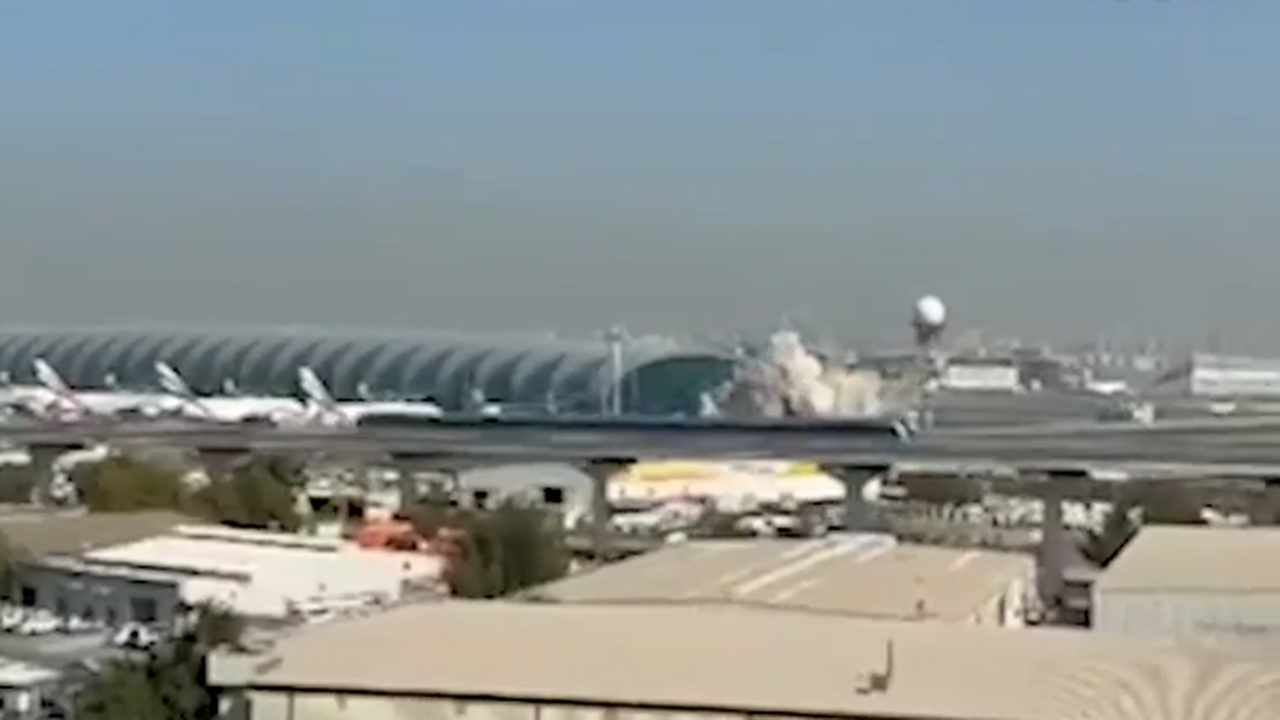 Иранская ракета "Шахед" поразила аэропорт Дубая...