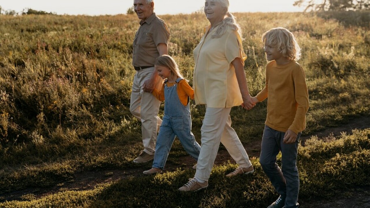 Родители и представители старшего поколения час...