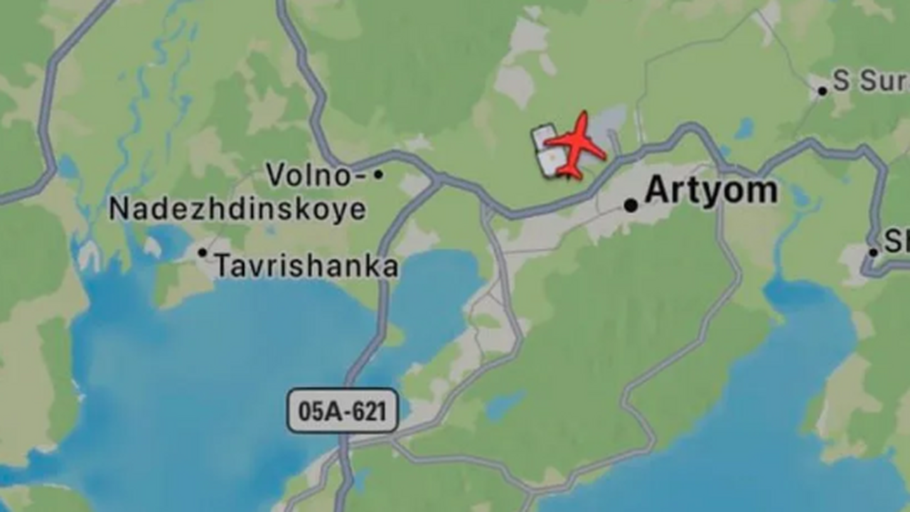 Самолет авиакомпании "Аврора" подал сигнал бедствия В аэропорту Владивостока самолёт авиакомпании &...