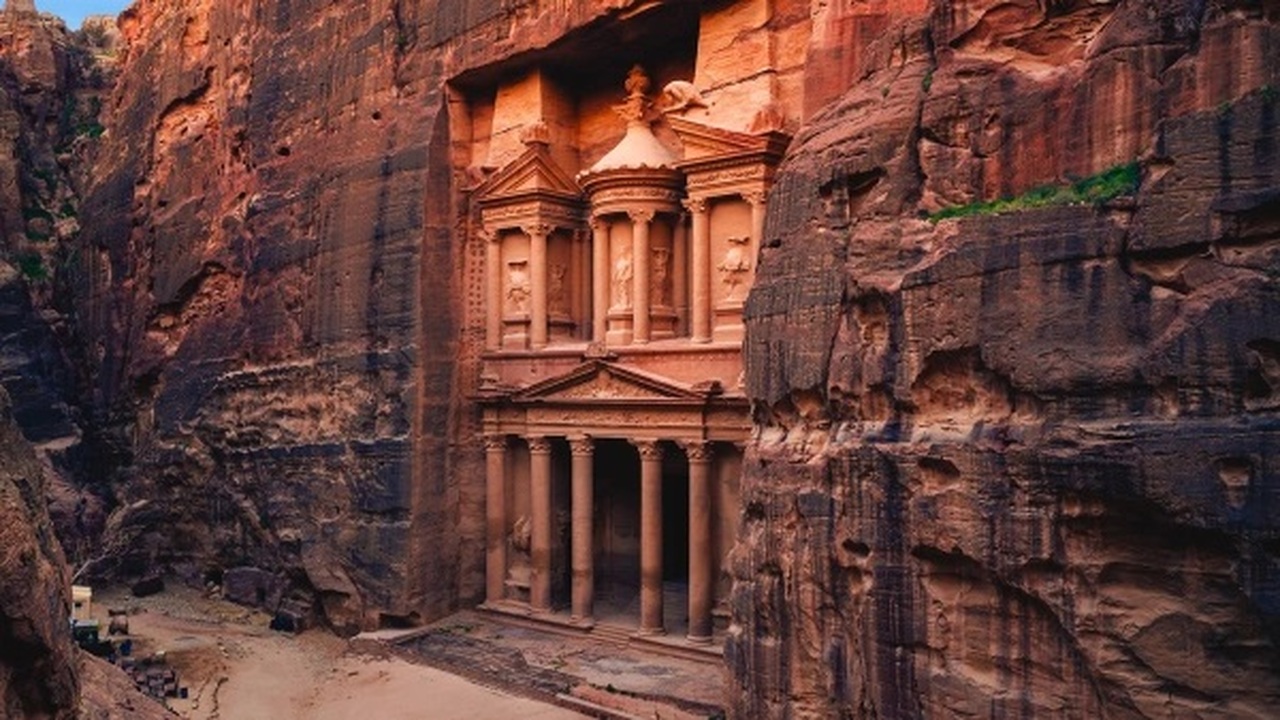 Иордания вводит безвизовый режим для россиян с 13 декабря Соглашение между Россией и Иорданией о взаимной...