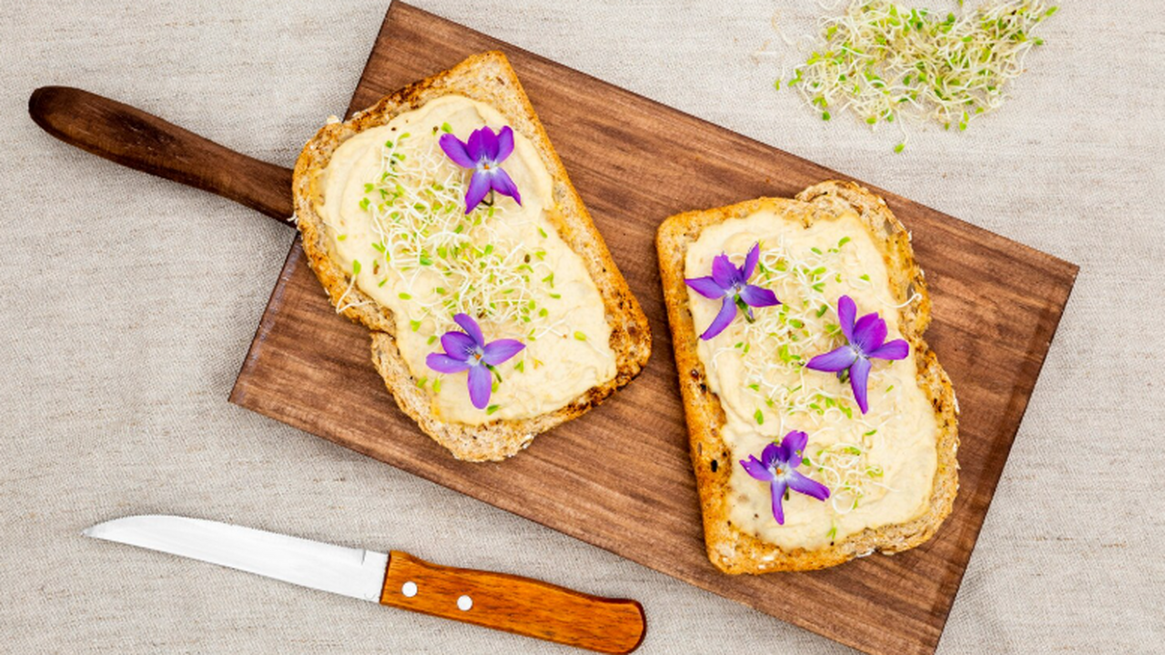 Вопрос с закусками на Новый год решен: эта закуска покорит всех гостей — вам будут хлопать в ладоши Эта закуска, несомненно, многим знакома. В прош...