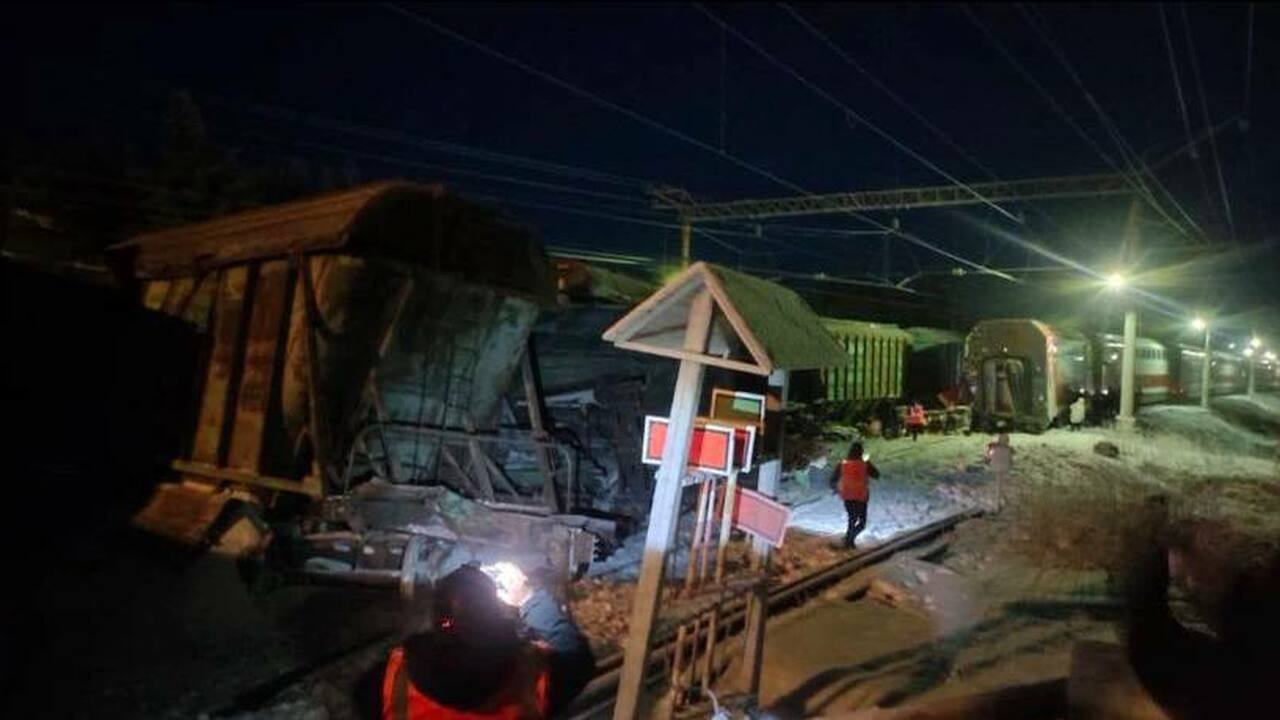 В Мурманской области двухэтажный пассажирский п...