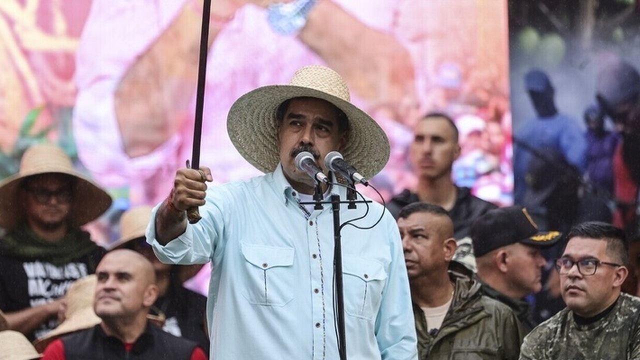 Трамп заявил о захвате Мадуро и его семьи Президент США Дональд Трамп сообщил о захвате п...