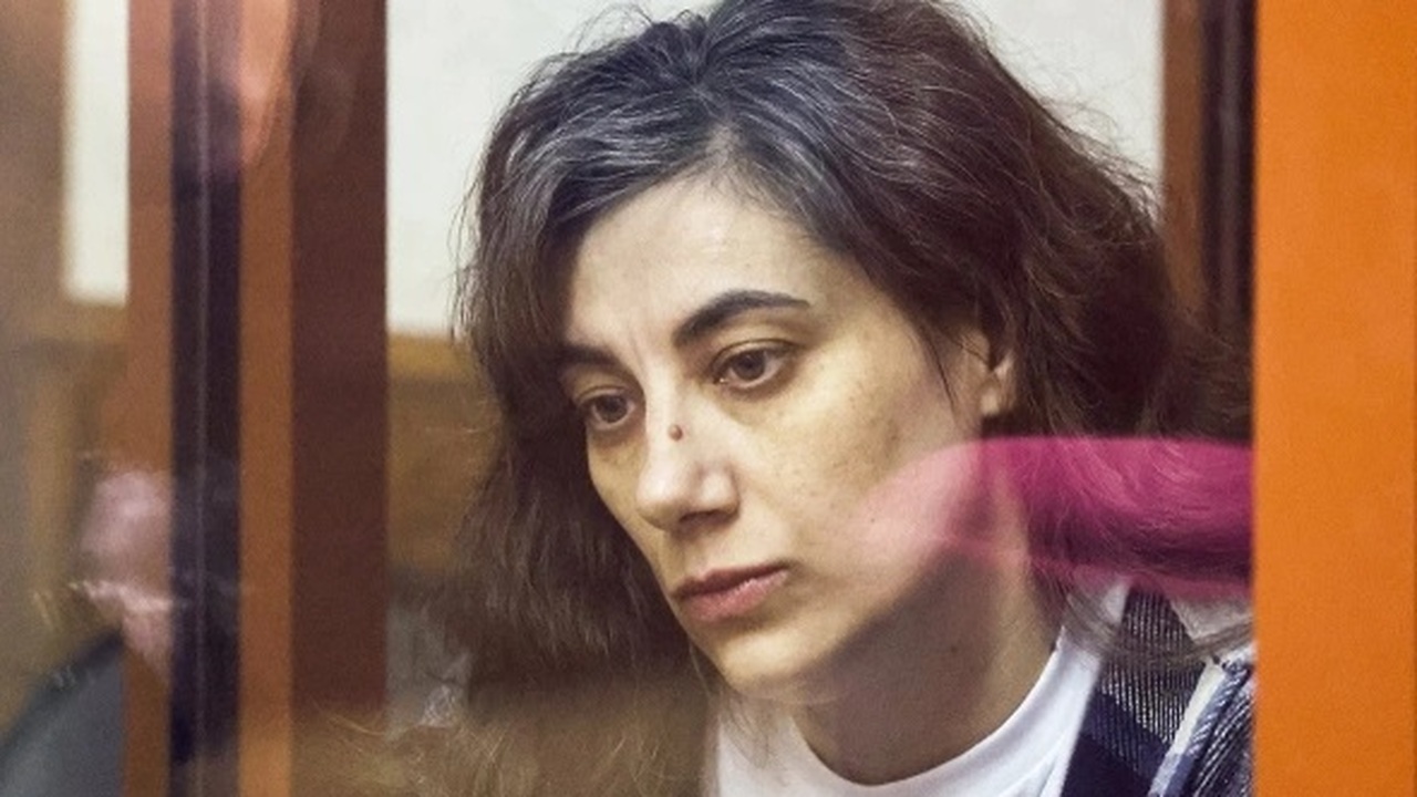 Утопившей в ванне 5-летнего мальчика опекунше дали 24 года колонии Свердловский областной суд приговорил к 24 года...