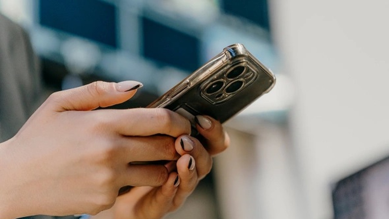 Роскомнадзор сообщил, что мессенджер WhatsApp (...