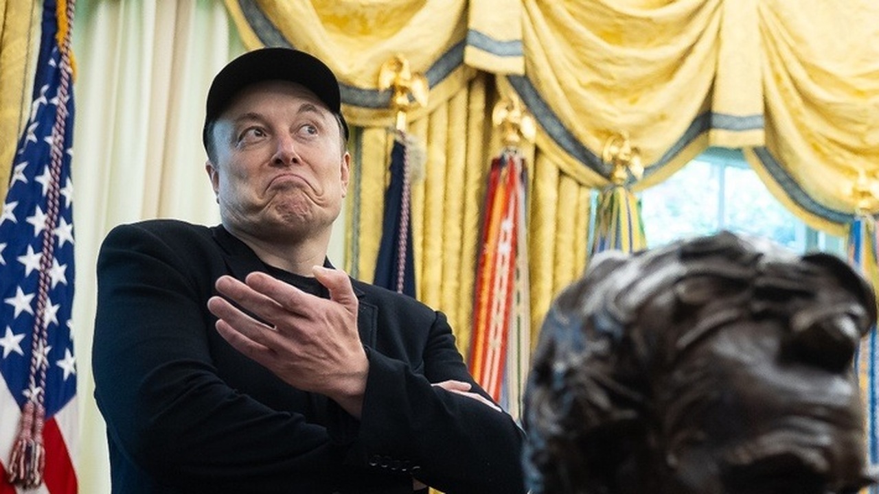 WP: Илон Маск подрался в коридоре Белого дома Бывший глава департамента эффективности в прави...
