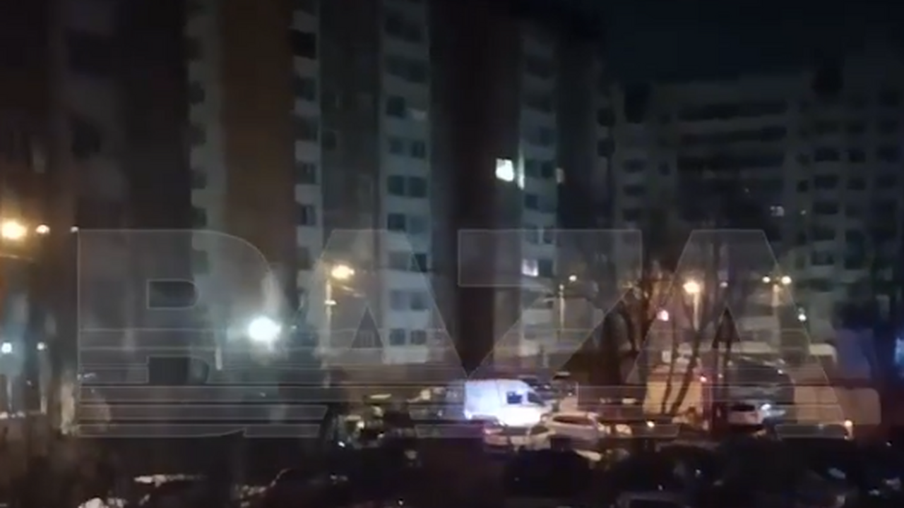 Взрыв прогремел в квартире на Красносельском шоссе в Санкт-Петербурге Утром 4 апреля в многоквартирном доме на пятом ...