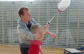 Физрука из Воронежа массово обвиняют в интимных...