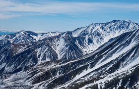 На бурятской горе Мунку-Сардык лавина накрыла ч...