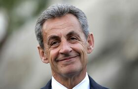 Экс-президента Франции Николя Саркози приговори...